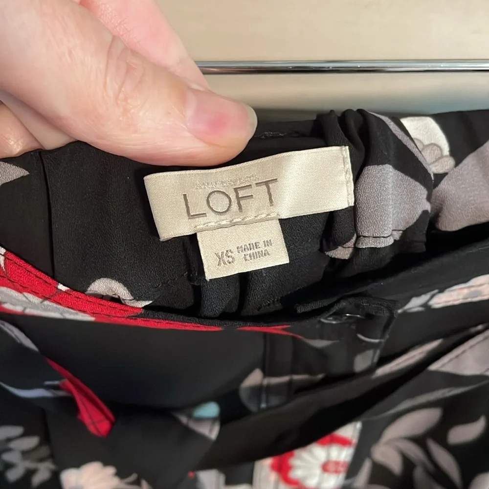 LOFT Black Floral Button Front Tie Waist Polyester Skirt Size XS